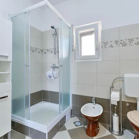 Stosa - Benici Apartman *