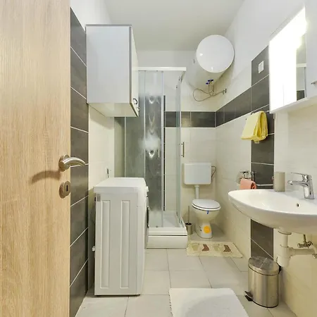 Stosa - Benici Apartman *